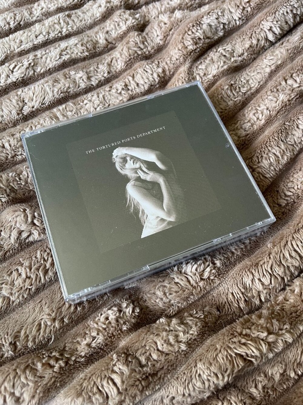 Tortured Poets Department: The Black Dog - Limited Deluxe Collector's Edition